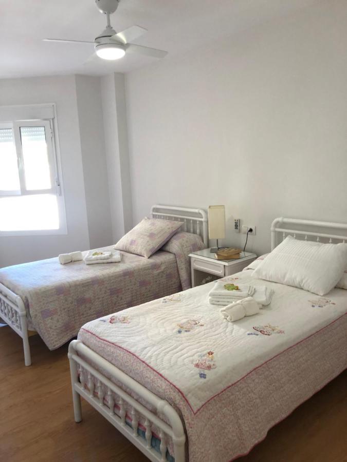 Malaga Playa Centro Ideal Familia Y Amigos Exteriör bild